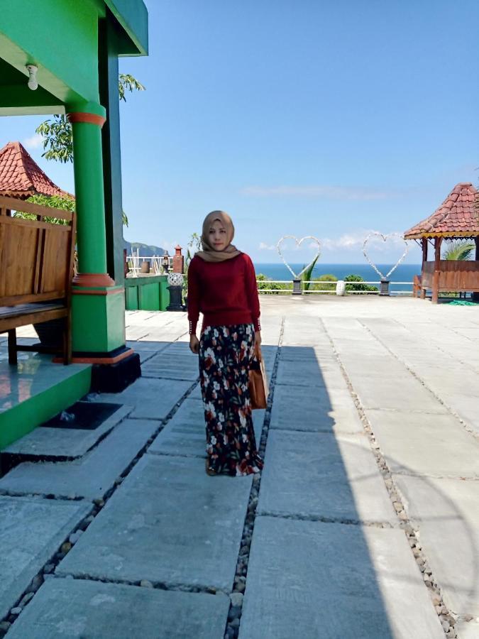 Losmen Kinasih Puncak & Gazebo Pandang Bantul Buitenkant foto