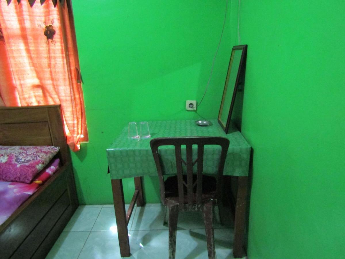 Losmen Kinasih Puncak & Gazebo Pandang Bantul Buitenkant foto