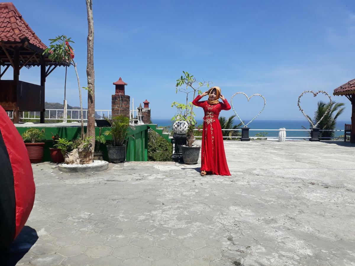 Losmen Kinasih Puncak & Gazebo Pandang Bantul Buitenkant foto